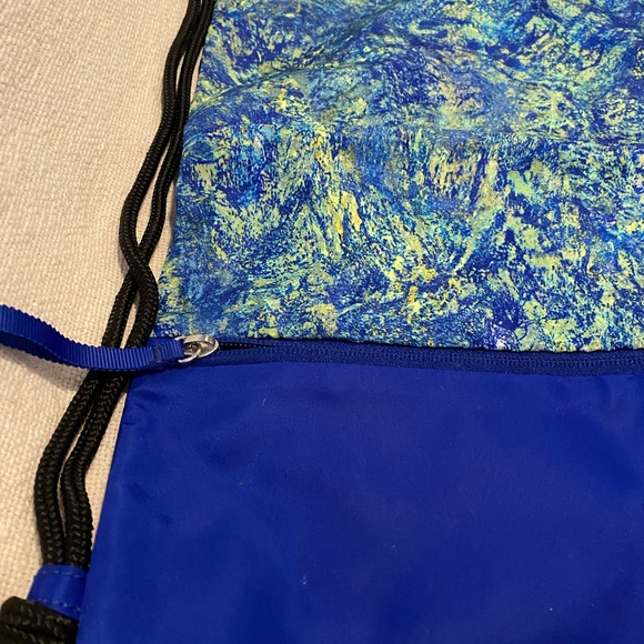 Lululemon Drawstring Backpack - Picture 3 of 6